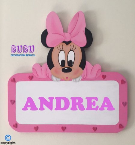 Placa con el nombre en madera