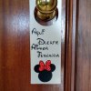 colgadores para pomos infantiles en madera