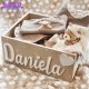 Cestas infantiles en madera y cajones personalizados para decoración de las habitaciones infantiles